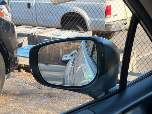 Used 2024 Subaru Crosstrek 2.5i Limited w/ Crosstrek Mirror Package image 36