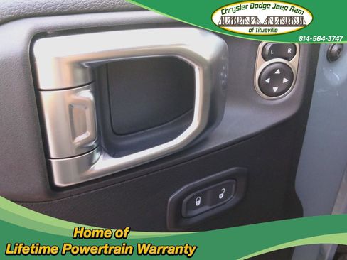 New 2025 Jeep Gladiator Sport image 17