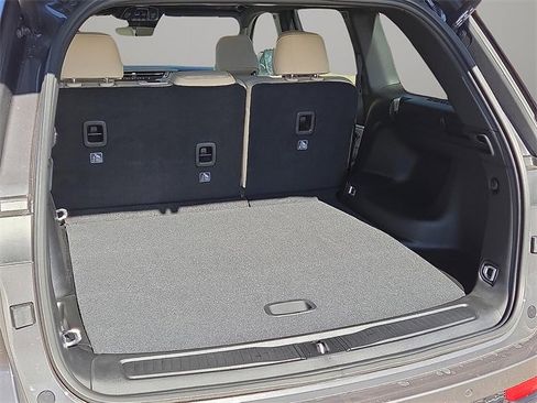 New 2025 Jeep Grand Cherokee Limited image 9