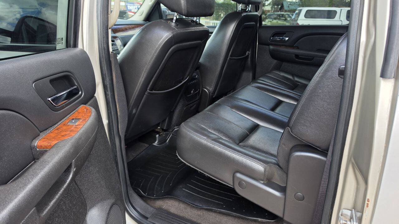 Used 2008 Chevrolet Silverado 3500 LTZ AWD/4WD image 11