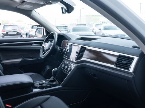 Used 2023 Volkswagen Atlas SE w/ Panoramic Sunroof Package image 23