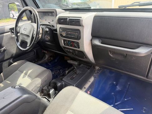 Used 2006 Jeep Wrangler Unlimited AWD/4WD image 16