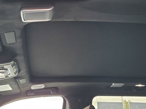 Used 2025 Cadillac Escalade ESV Premium Luxury Platinum image 14