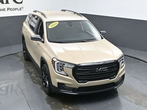 Used 2023 GMC Terrain SLE w/ Driver Convenience Package image 47