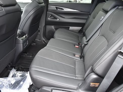 New 2027 INFINITI QX60 Luxe w/ Family Package AWD/4WD image 28