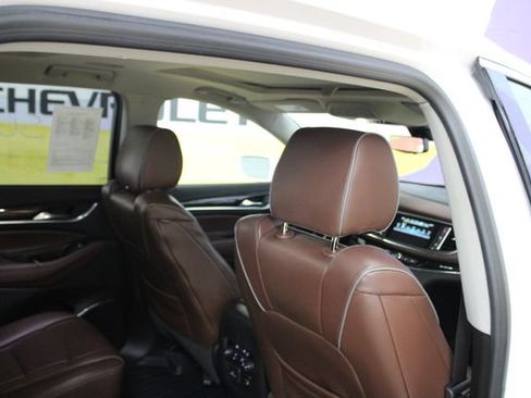 Used 2018 Buick Enclave Avenir w/ Trailering Package, 5000 lbs. AWD/4WD image 10