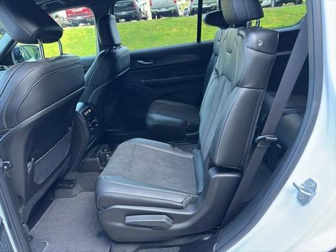 New 2025 Jeep Grand Cherokee L Altitude image 50