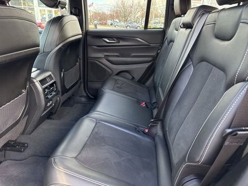 Certified 2024 Jeep Grand Cherokee Altitude image 24