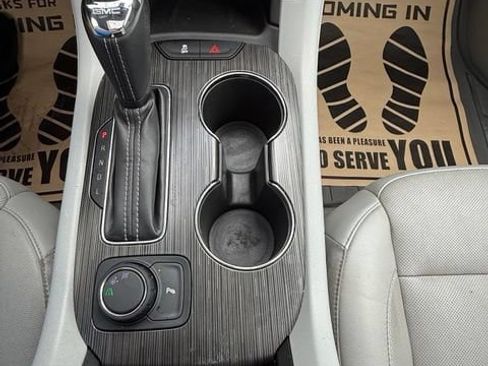 Used 2019 GMC Acadia SLT FWD image 32