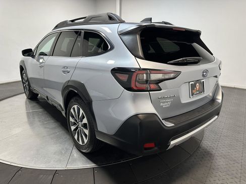 Used 2023 Subaru Outback Limited AWD/4WD image 9
