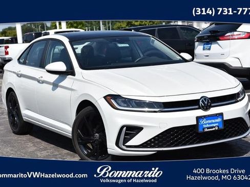 Used 2025 Volkswagen Jetta SE w/ Sunroof Package FWD image 1