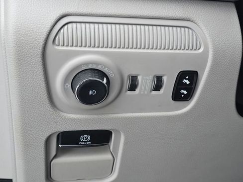 Used 2024 Jeep Wagoneer Series II w/ Convenience Group I image 13