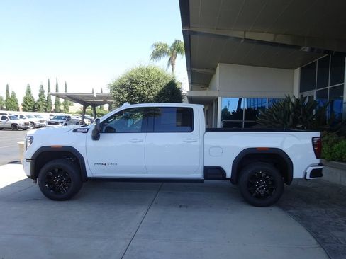 New 2026 GMC Sierra 2500 AT4 AWD/4WD image 4