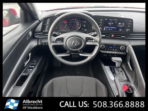 Used 2023 Hyundai Elantra SEL image 24