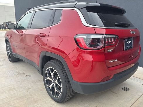 Used 2025 Jeep Compass Limited AWD/4WD image 6