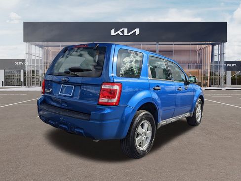 Used 2011 Ford Escape XLS w/ 101A Rapid Spec Order Code image 4