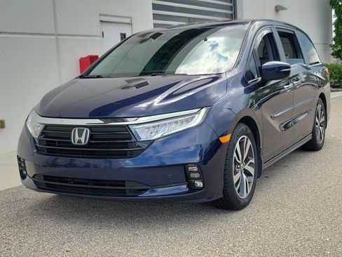 Used 2021 Honda Odyssey Touring image 3