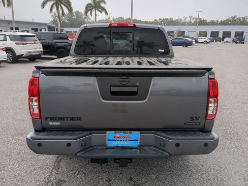 Certified 2021 Nissan Frontier SV w/ Midnight Edition Floor Mats image 6