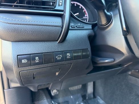 Used 2022 Toyota Camry SE image 23
