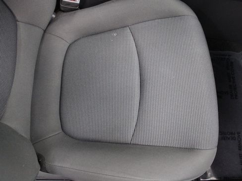 Used 2021 Toyota RAV4 LE image 28