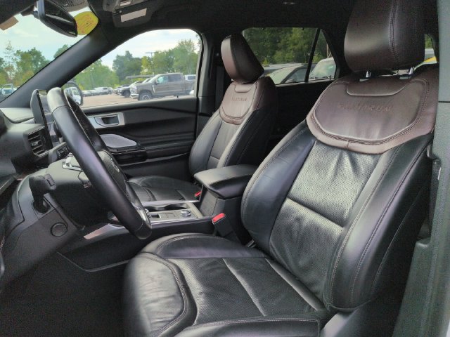Certified 2023 Ford Explorer Platinum w/ Technology Package AWD/4WD image 31