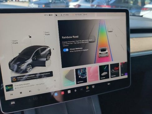 Used 2022 Tesla Model Y Long Range image 16