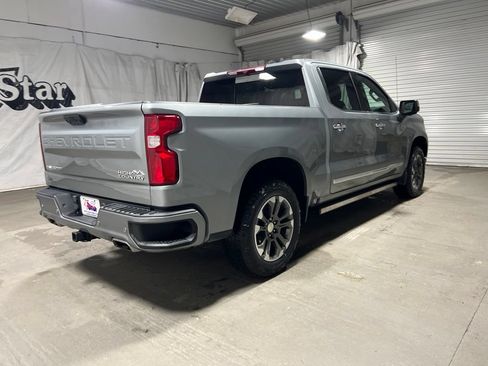 Used 2023 Chevrolet Silverado 1500 High Country w/ Z71 Off-Road Package AWD/4WD image 7
