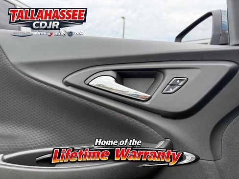 Used 2025 Chevrolet Malibu LT FWD image 16