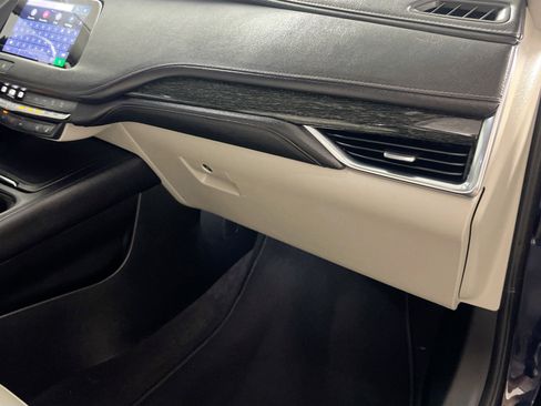 Used 2022 Cadillac XT4 Premium Luxury w/ Enhanced Visibility Package FWD image 35