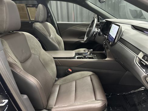 Certified 2025 Lexus RX 350 AWD w/ Convenience Package image 33
