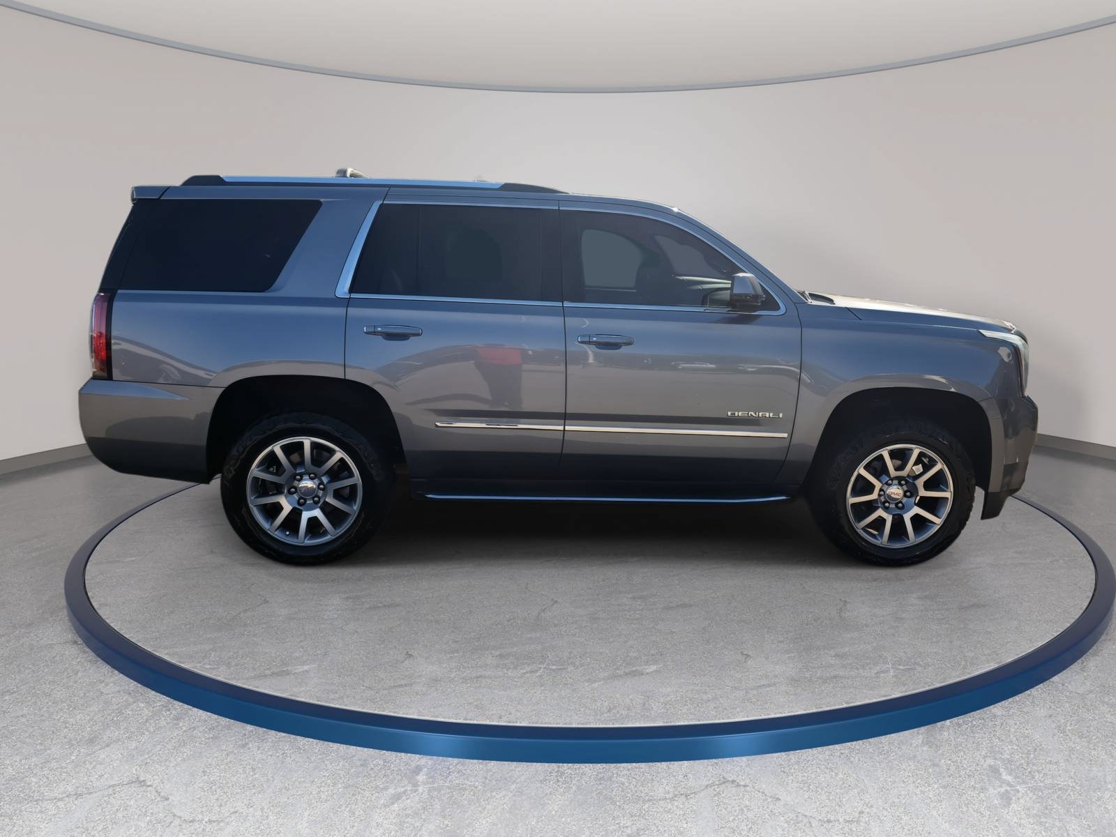 Used 2018 GMC Yukon Denali w/ Open Road Package AWD/4WD image 4