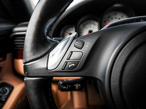 Used 2015 Porsche 911 Turbo S image 19