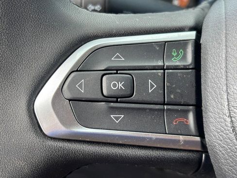 Used 2024 Jeep Compass Latitude image 17