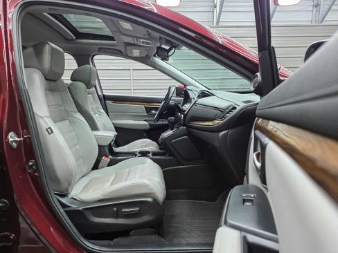 Used 2019 Honda CR-V Touring image 14