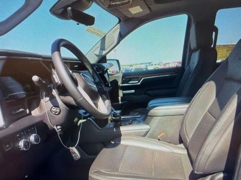 Used 2023 GMC Sierra 1500 Denali w/ Denali Reserve Package AWD/4WD image 7