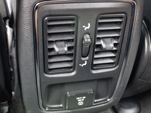 Used 2019 Jeep Grand Cherokee Altitude AWD/4WD image 41