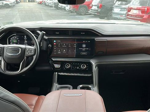 Used 2026 GMC Sierra 2500 Denali Ultimate image 10