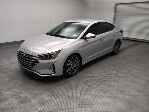 Used 2020 Hyundai Elantra Limited FWD image 2
