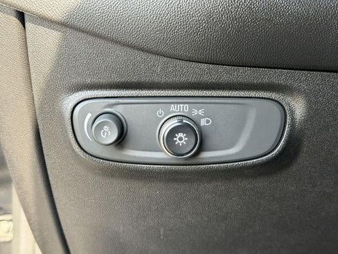 Used 2019 Chevrolet Equinox LT FWD image 33