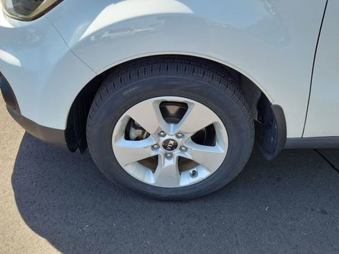 Used 2018 Kia Soul FWD image 6