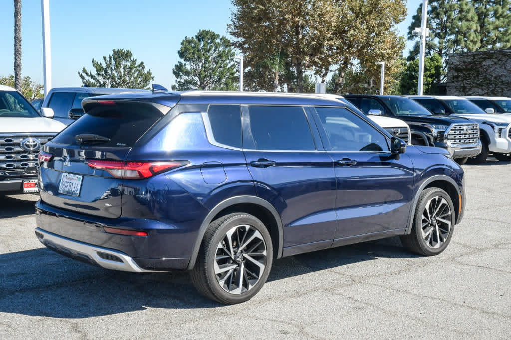 Used 2023 Mitsubishi Outlander SEL AWD/4WD image 9