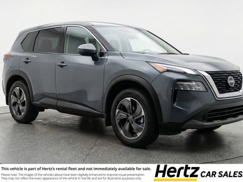 Used 2025 Nissan Rogue SV image 1