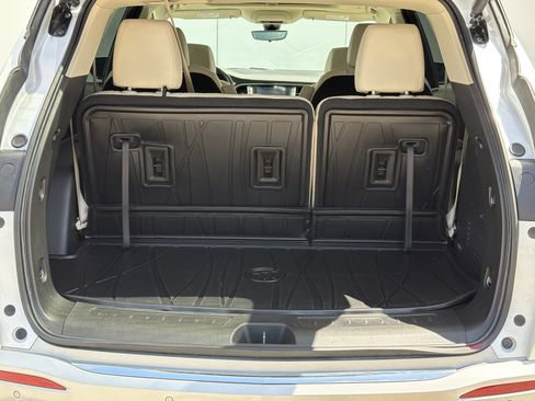 Used 2024 Buick Enclave Essence w/ Experience Buick Package AWD/4WD image 9