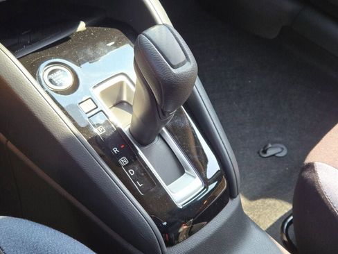 Used 2025 Nissan Versa SV w/ Trunk Package image 23