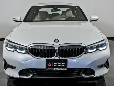 Used 2020 BMW 330i xDrive Sedan w/ Convenience Package AWD/4WD image 4