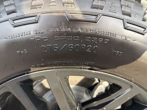 Used 2025 GMC Sierra 1500 Elevation image 37