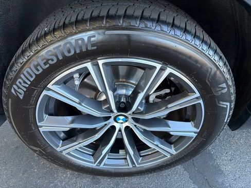 Used 2024 BMW X5 xDrive40i w/ M Sport Package AWD/4WD image 11