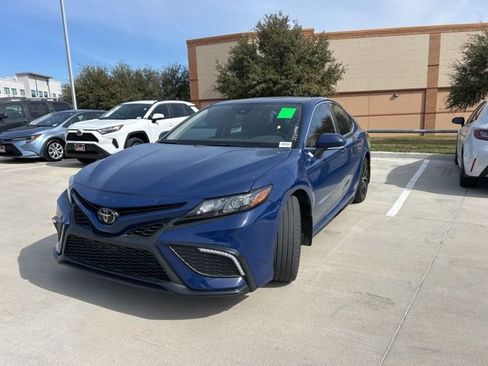 Used 2024 Toyota Camry SE image 7