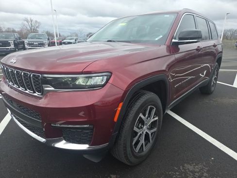 Used 2023 Jeep Grand Cherokee L Limited w/ Luxury Tech Group II AWD/4WD image 2