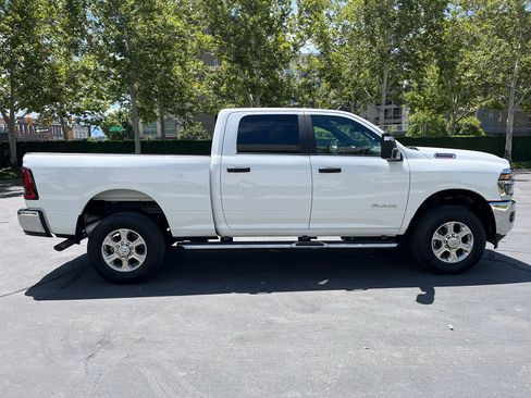 Used 2026 RAM 2500 Big Horn AWD/4WD image 6